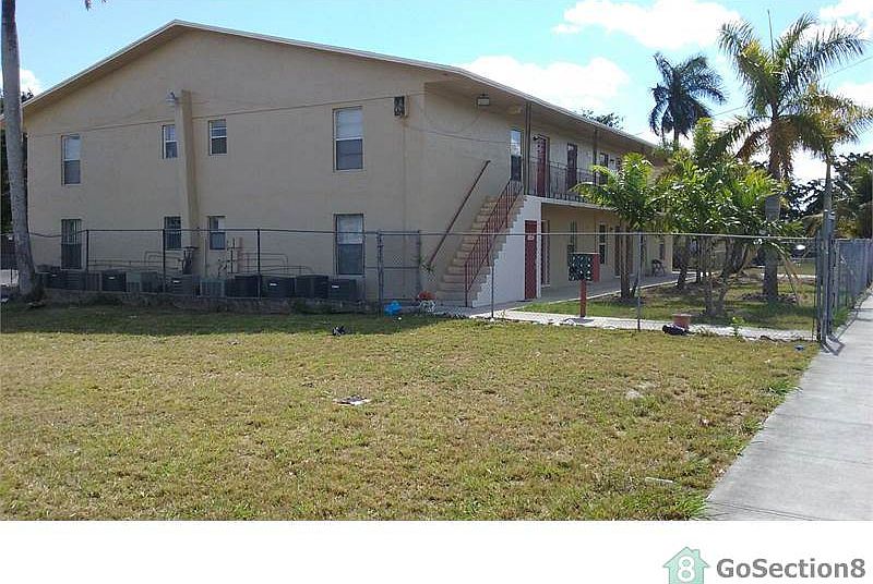 2nd image of 525 SW 1st Ave APT 12