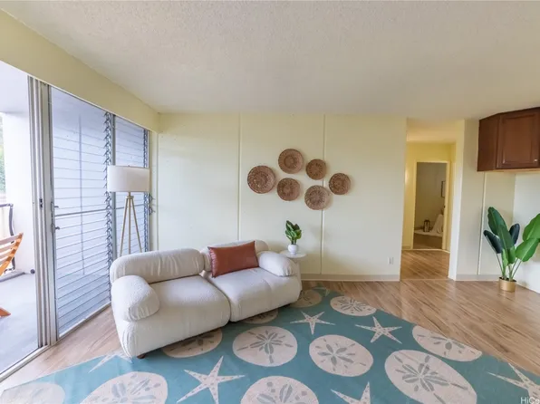 95-061 Waikalani Dr APT D505, Mililani, HI 96789