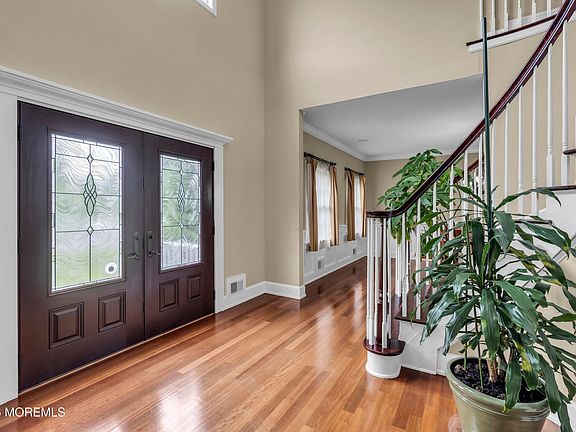 3rd image of 2 Michaels Court