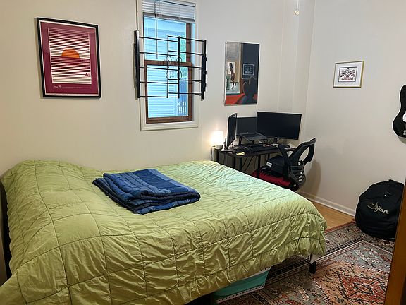 5th image of 2018 N Leavitt St APT 1R