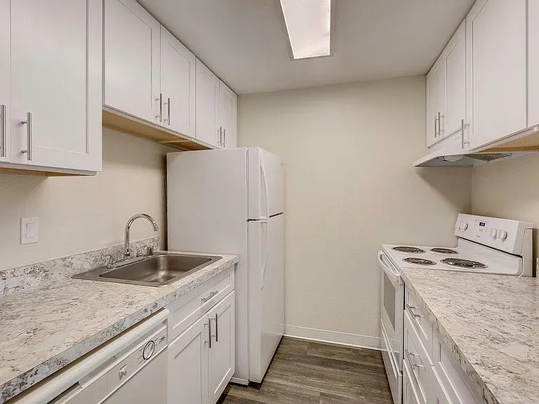 10710 Evergreen Way — Photo 3