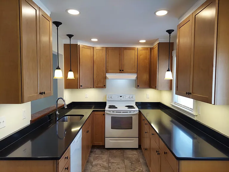 717 Centre St — Photo 8