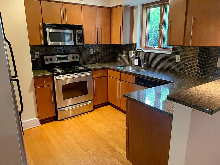 2441 Vail Ave #C5 — Photo 1