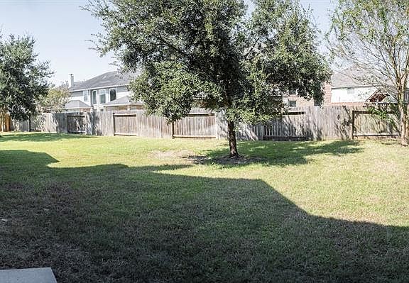 4th image of 18006 E Williams Bend Dr