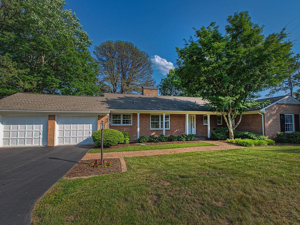 1st image of 4226 Lake Dr SW