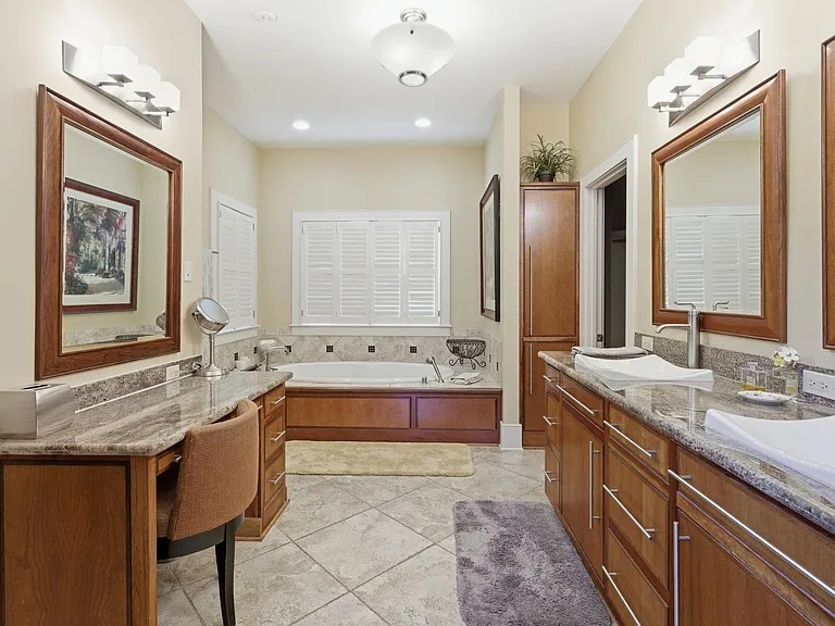 1046 Hollis Rd — Photo 32
