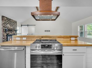 301 Huntsman Dr, Goose Creek, SC 29445