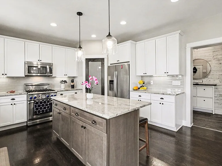 3906 Hillside Dr — Photo 6
