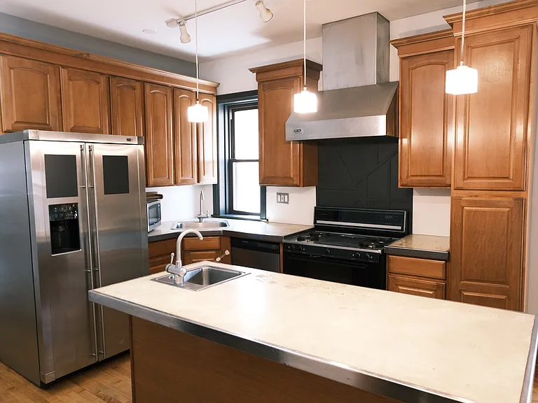 2432 N Rockwell St #1 — Photo 2