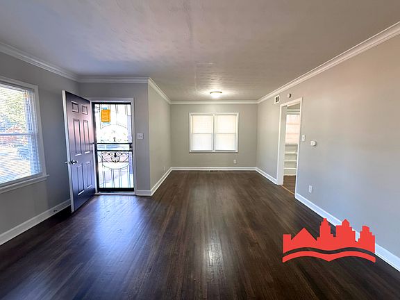 4th image of 3547 Barron Ave
