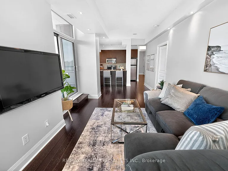 1 Hurontario St #306 — Photo 20