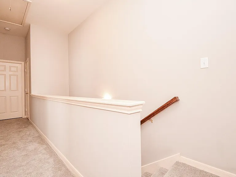 1813 Gillette St — Photo 13