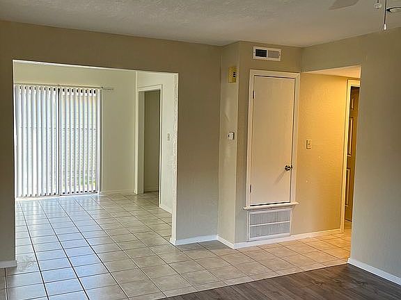 3rd image of 14042 S Hickory Pl E