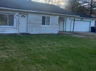 5692 Hinkley Rd, Stockbridge, MI 49285