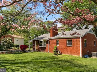 6064 Munson Hill Rd, Falls Church, VA 22044