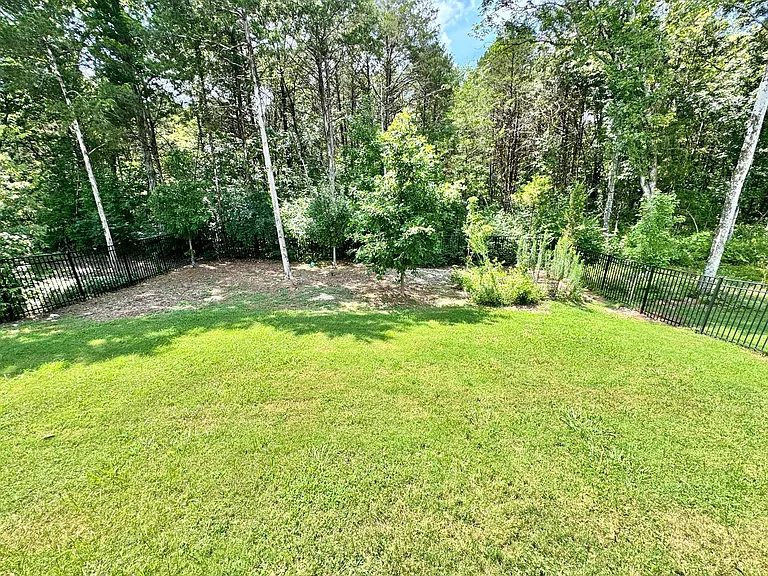 502 Doxford Dr — Photo 37