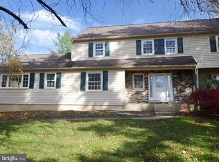 715 Clovelly Ln, Devon, PA 19333