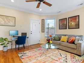 2117 W Irving Park Rd, Chicago, IL