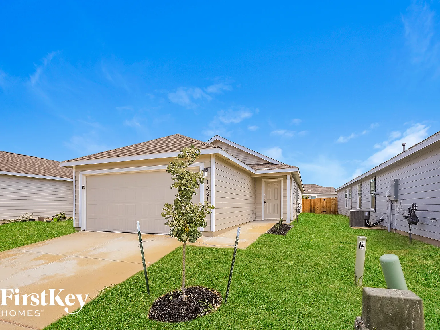 4 bed, 2.0 bath, 1492 sqft, $1,550 — Photo 2