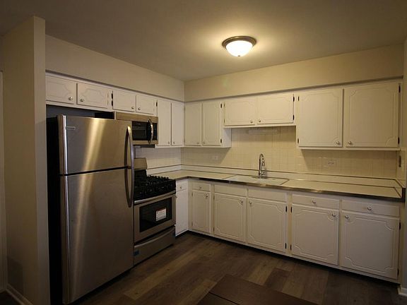 5th image of 4812 N Hermitage Ave #1
