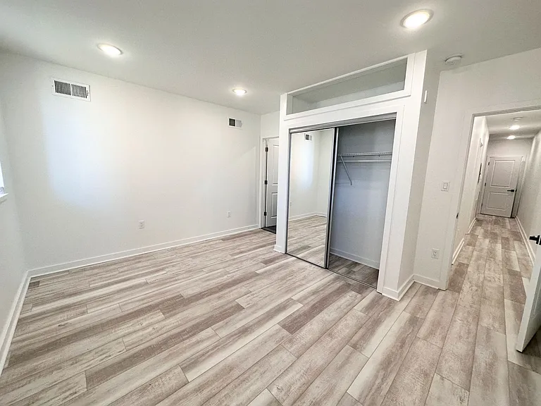 129 S 51st St #1F — Photo 23