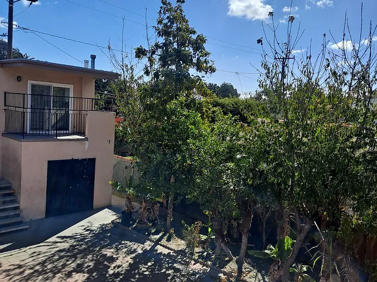 1765 Cedar Ave #10-B — Photo 22