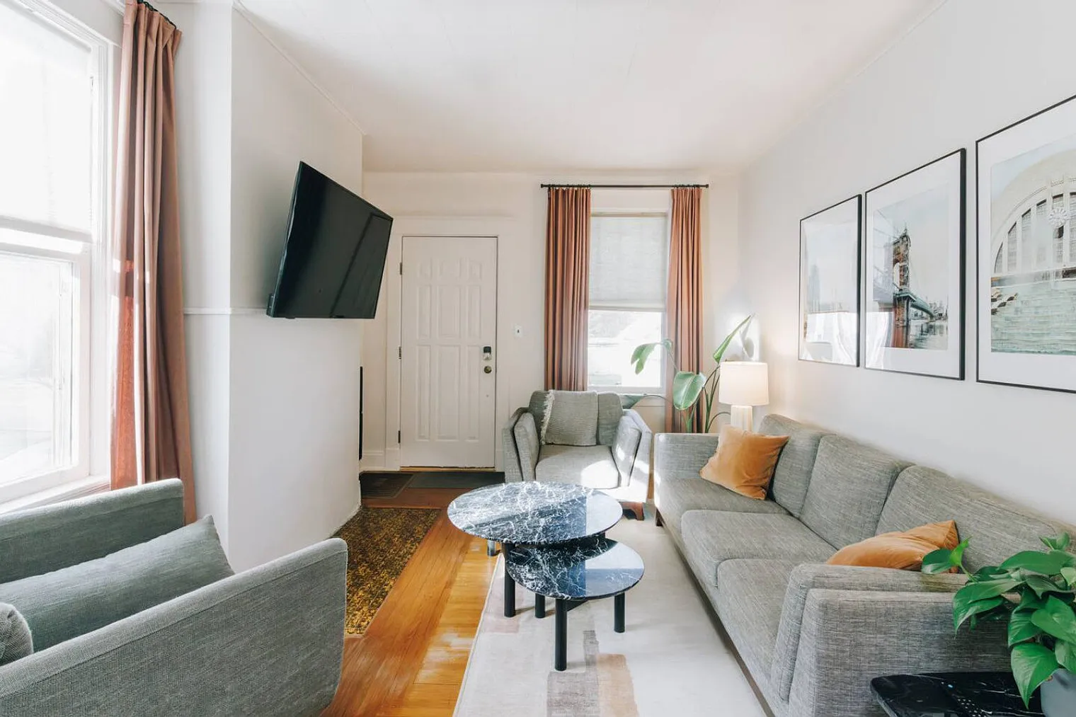 3 bed, 1.0 bath, 1506 sqft, $3,047 — Photo 1