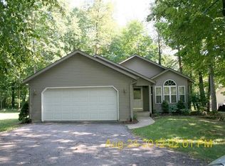1402 Bartz Rd, Valparaiso, IN 46383