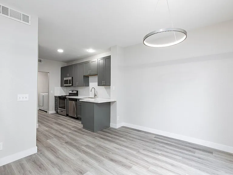 2607 Glen Green Ave — Photo 1