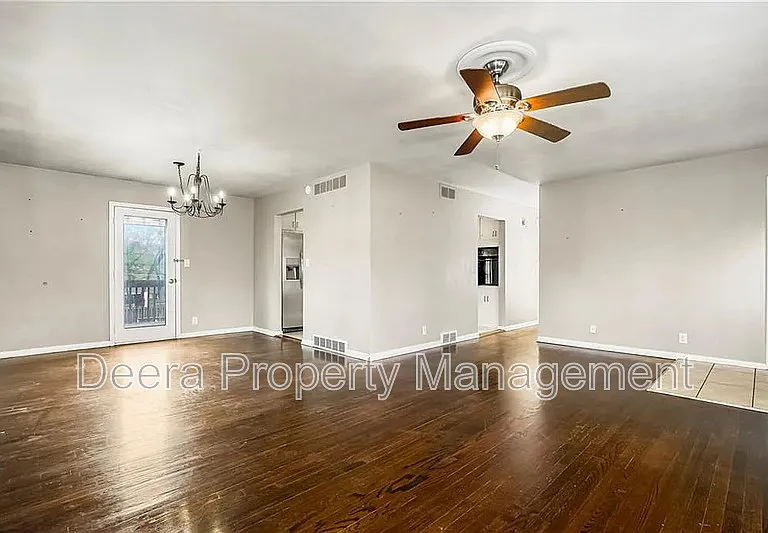 1305 Craig Dr — Photo 4