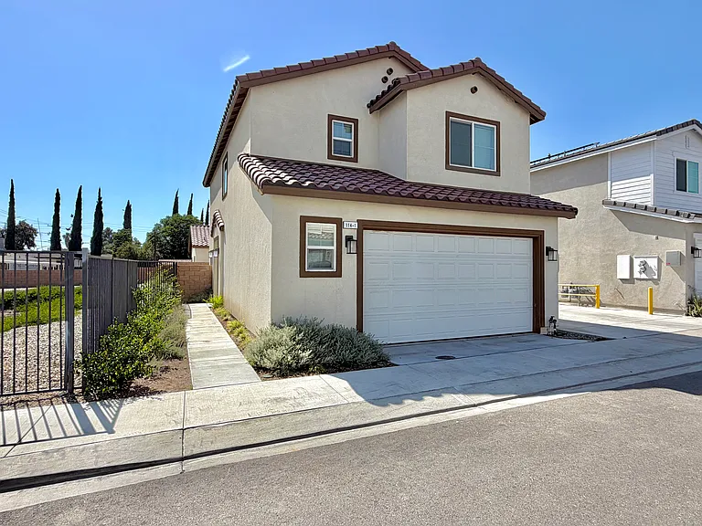 114 N Lassen Ave #1 — Photo 1