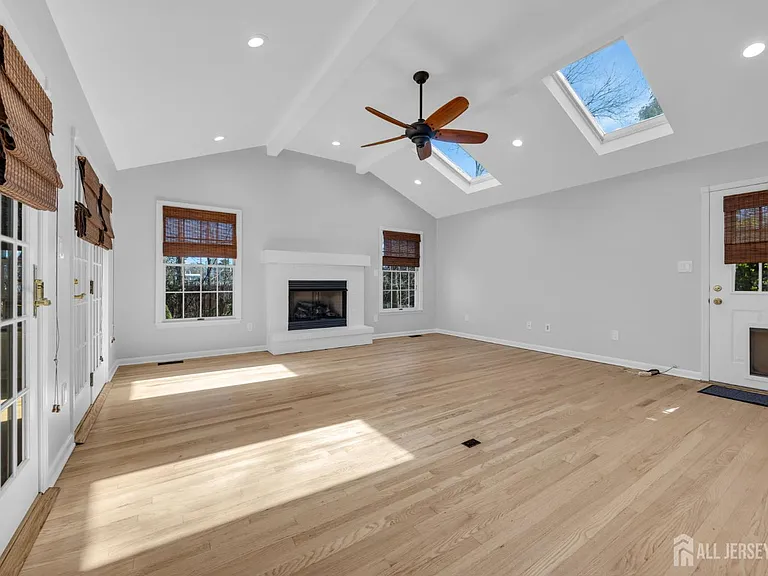 1430 Kearney Dr — Photo 13