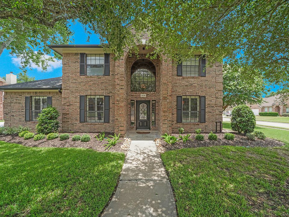 1st image of 308 Rosemary Ln