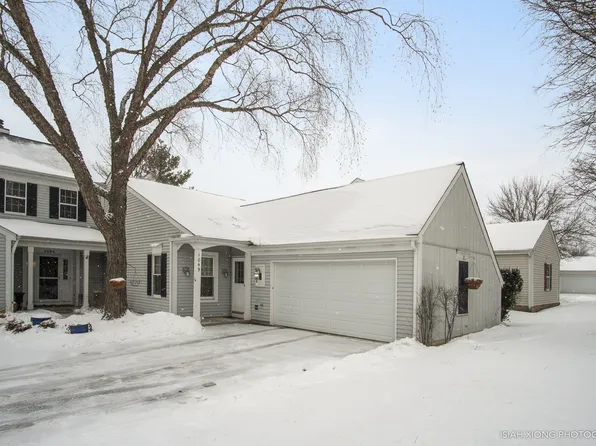 1049 Oswego Rd, Naperville, IL 60540