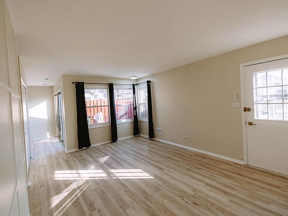 4th image of 1809 Queensbury Cir