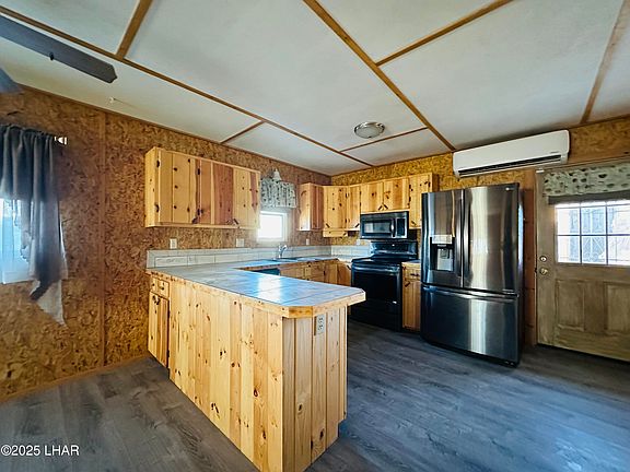 3rd image of 180 E Sunrise St
