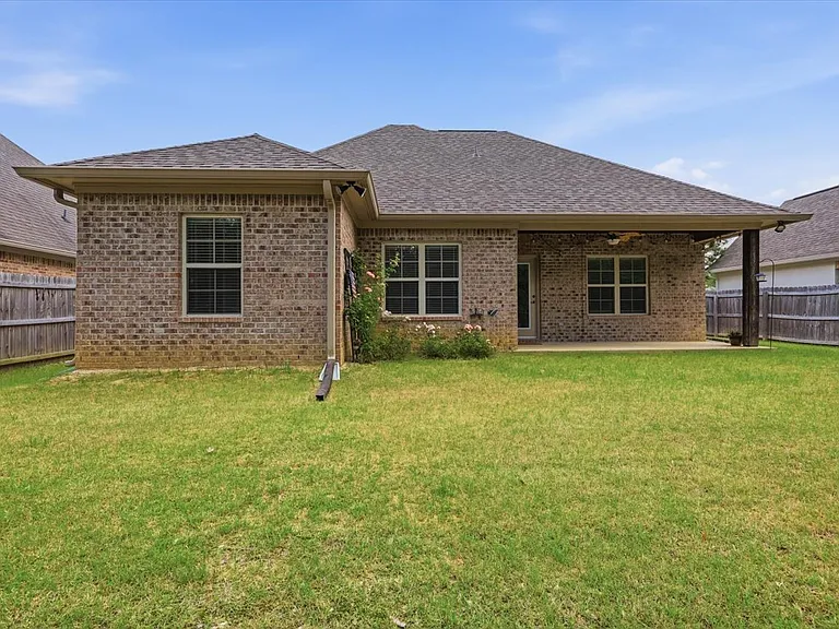 917 Willow Grande Cir — Photo 30