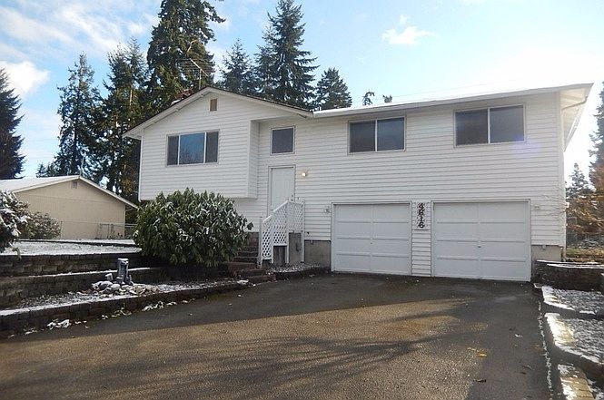 1st image of 4616 223rd St E