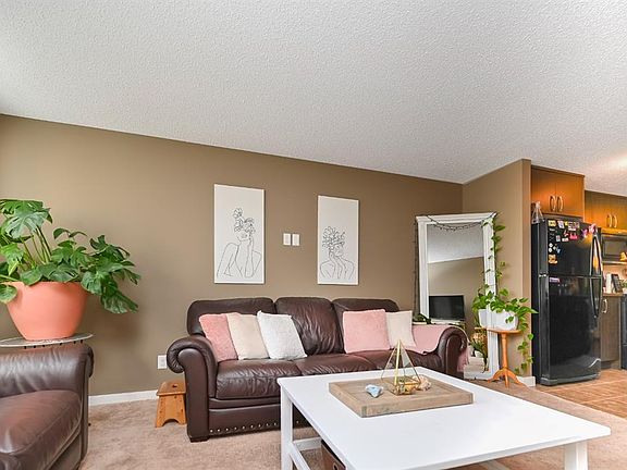 3rd image of 1417 S Auburn Bay Cir SE
