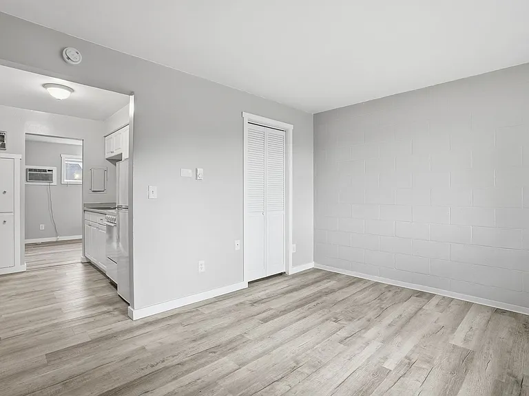 547 E Fairview Ave — Photo 5