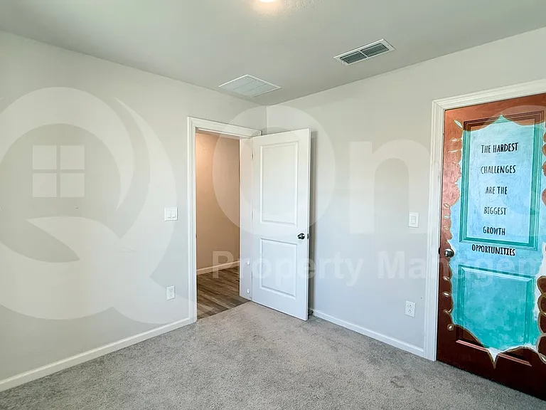 8011 S Magic Dr — Photo 11