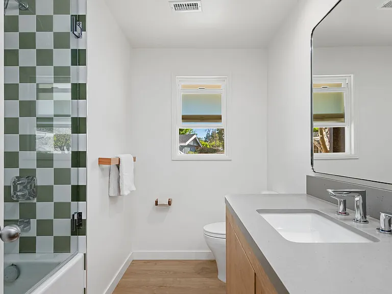 6202 Frondosa Dr — Photo 22