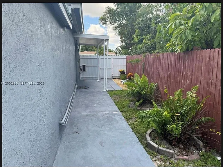 6471 SW 27th St — Photo 17