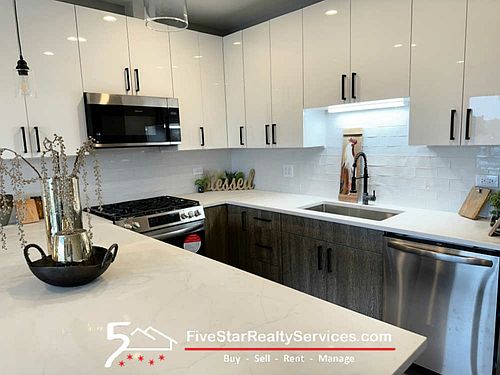 5th image of 5420 W Belmont Ave #2W