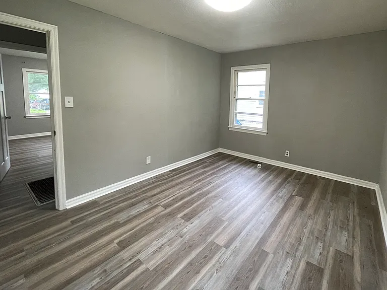227 Richmond Dr NW — Photo 8