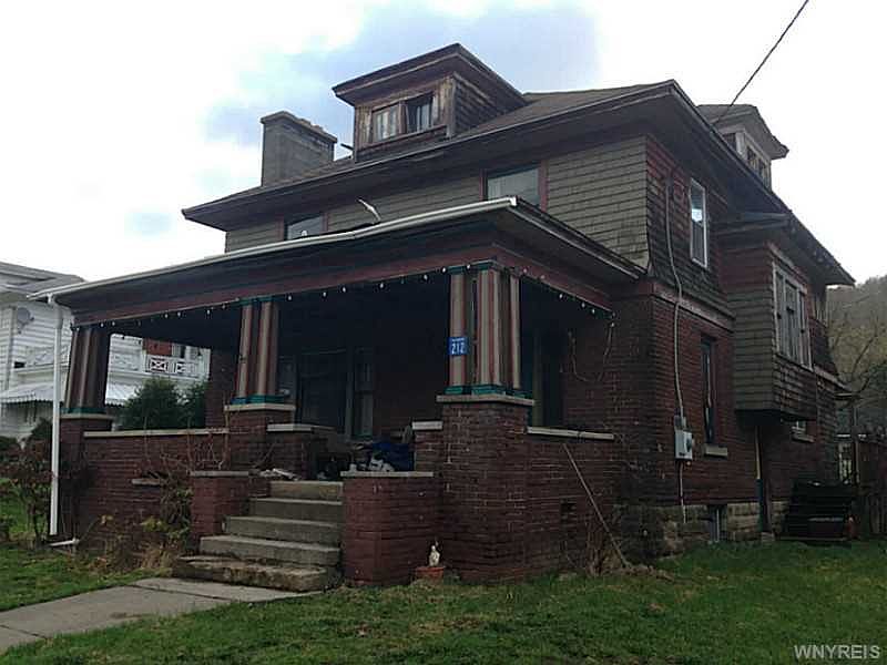2nd image of 212 Mains St
