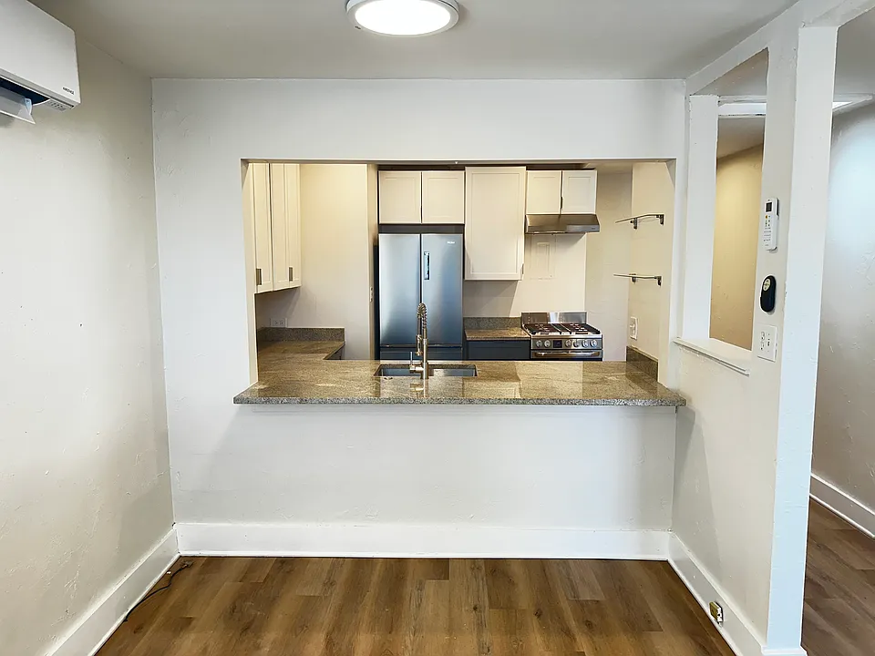 2035 E 18th Ave #11