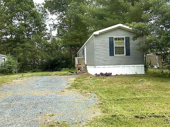 4th image of 1 Adirondack St