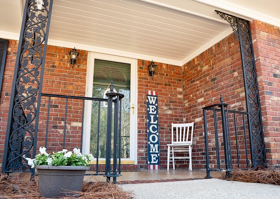 1st image of 2202 Trowbridge Rd