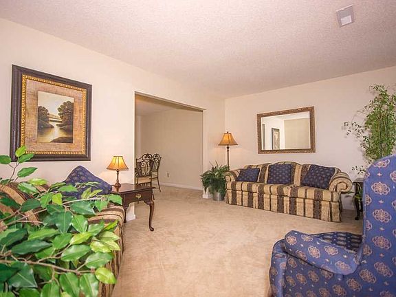 2nd image of 13 Sandy Glen Ct